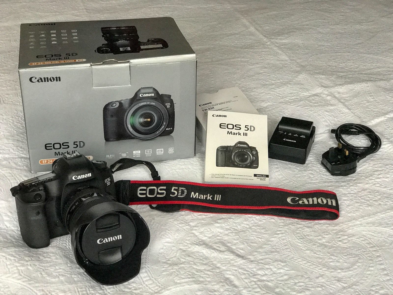 For sale CANON EOS 5D Mark III Kit + 24-105 MM For sale CANON EOS 5D Mark III Kit + 24-105 MM