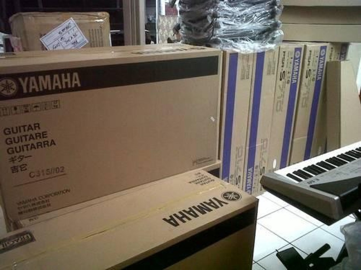 SELLING :Yamaha Tyros 5 Workstation, Mackie TT... SELLING :Yamaha Tyros 5 Workstation, Mackie TT...