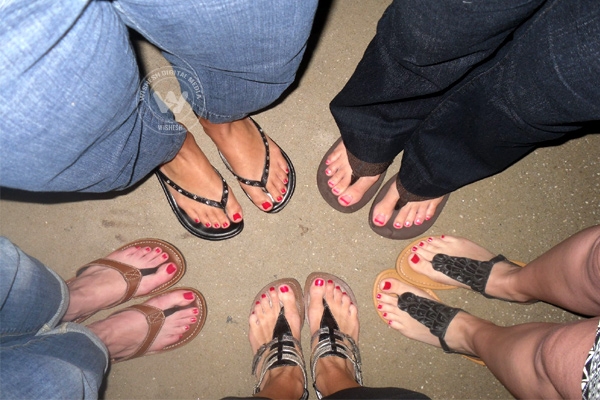 How to treat cracked heels?},{How to treat cracked heels?
